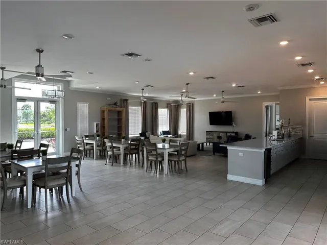 15401  Wildflower  CIR, Naples, FL 34119