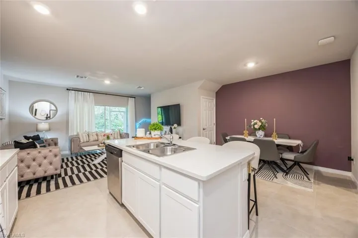 15401  Wildflower  CIR, Naples, FL 34119