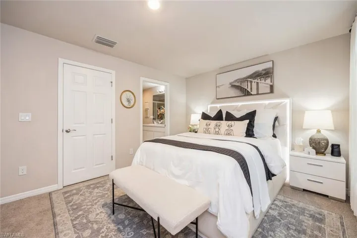 15401  Wildflower  CIR, Naples, FL 34119