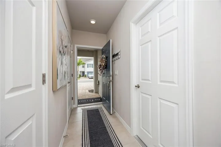 15401  Wildflower  CIR, Naples, FL 34119