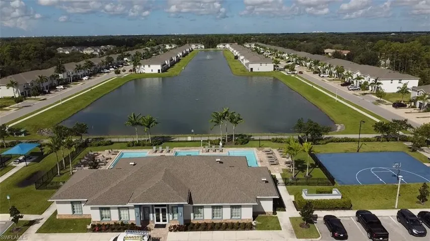 15401  Wildflower  CIR, Naples, FL 34119