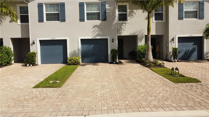 15401  Wildflower  CIR, Naples, FL 34119