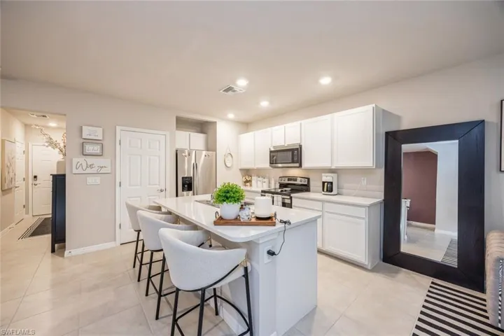 15401  Wildflower  CIR, Naples, FL 34119