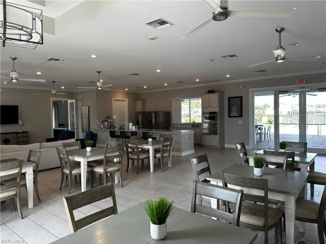 15401  Wildflower  CIR, Naples, FL 34119