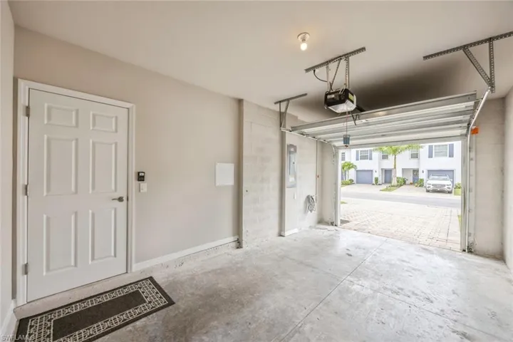 15401  Wildflower  CIR, Naples, FL 34119