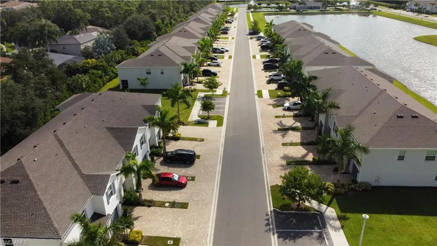 15401  Wildflower  CIR, Naples, FL 34119
