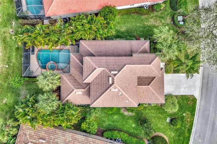 Gorgeous private lot