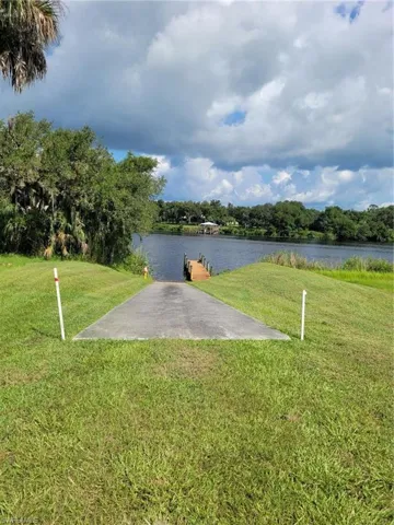 5291 River Blossom Ln, Labelle, Florida 33935