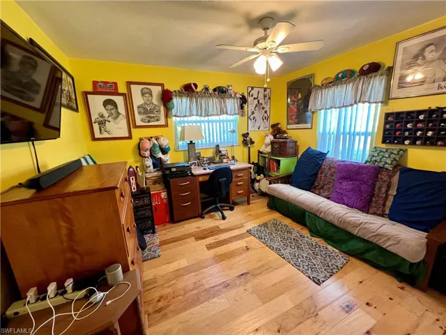 19944  Lake Vista  CIR, Lehigh Acres, FL 33936
