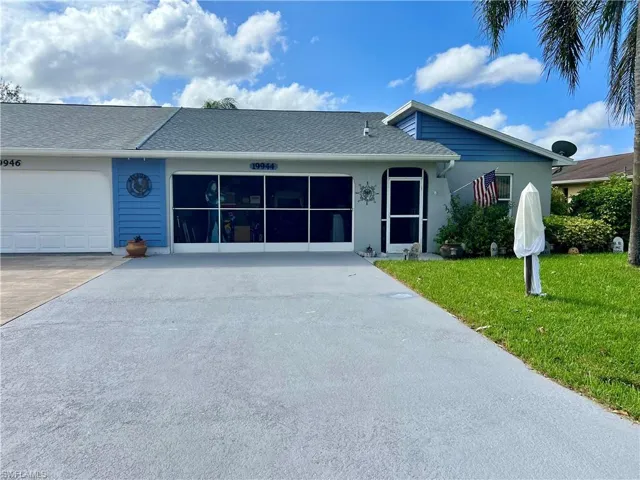 19944  Lake Vista  CIR, Lehigh Acres, FL 33936