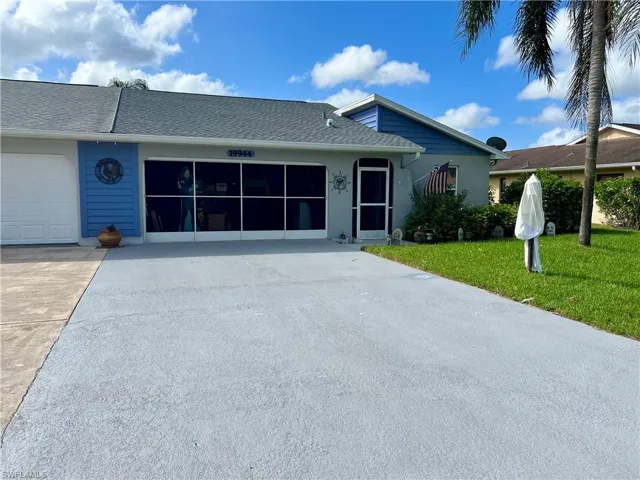 19944  Lake Vista  CIR, Lehigh Acres, FL 33936