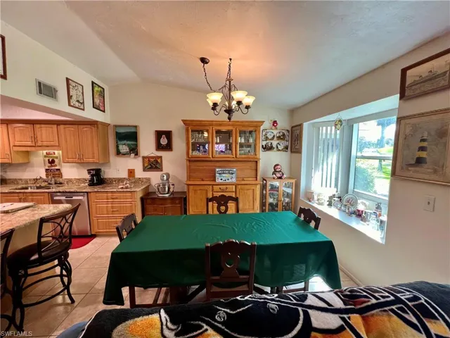19944  Lake Vista  CIR, Lehigh Acres, FL 33936