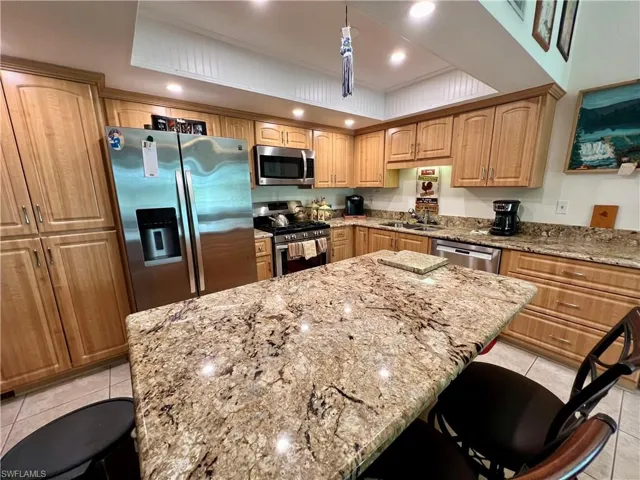 19944  Lake Vista  CIR, Lehigh Acres, FL 33936