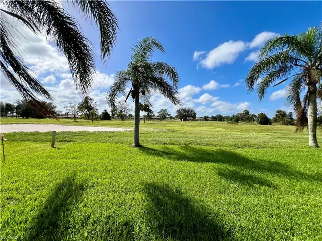19944  Lake Vista  CIR, Lehigh Acres, FL 33936