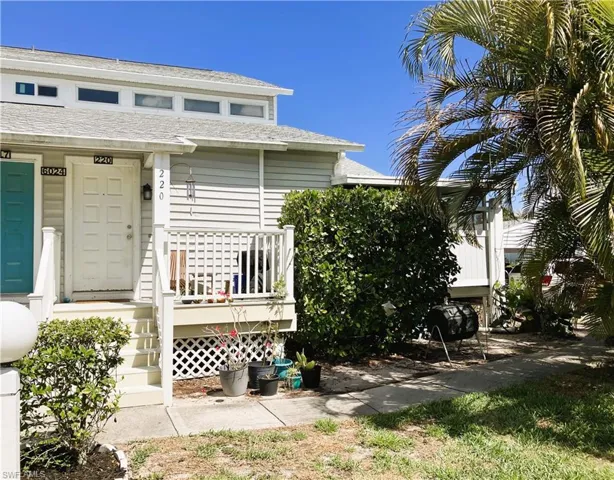 A cute front porch welcomes guests