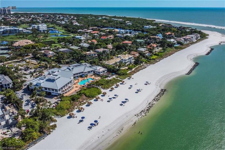 Main Clubhouse & Beach.