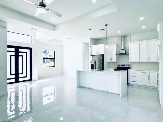 1121 Dixie AVE, LEHIGH ACRES FL 33972
