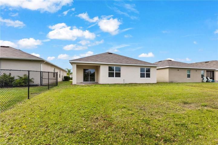 10610  Crossback  LN, Lehigh Acres, FL 33936