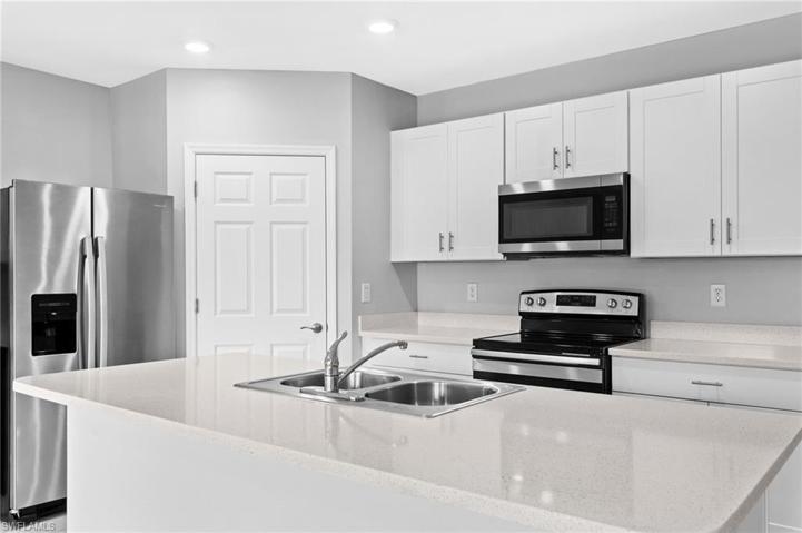 10610  Crossback  LN, Lehigh Acres, FL 33936
