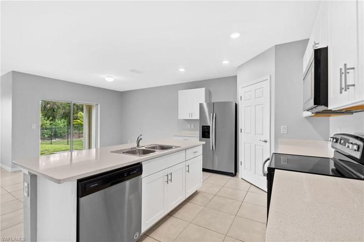 10610  Crossback  LN, Lehigh Acres, FL 33936