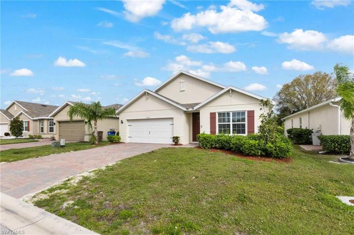 10610  Crossback  LN, Lehigh Acres, FL 33936