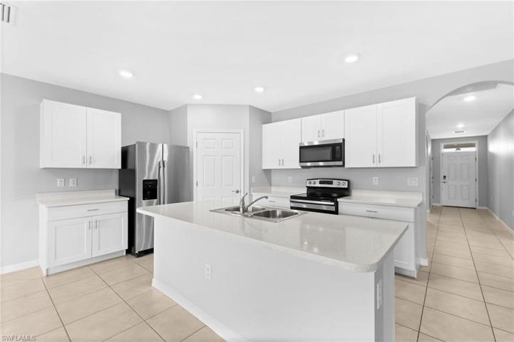 10610  Crossback  LN, Lehigh Acres, FL 33936