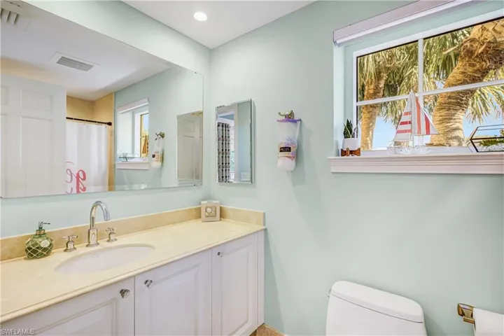 2nd bathroom
