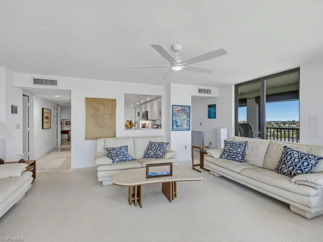 11030 Gulf Shore Dr 503, Naples, Florida 34108