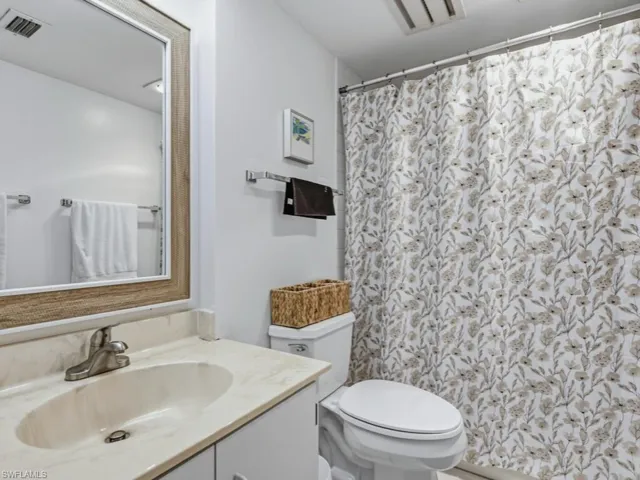 11030 Gulf Shore Dr 503, Naples, Florida 34108