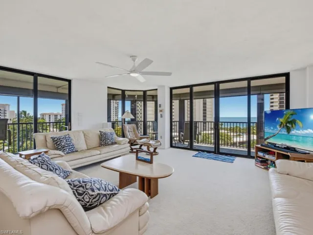 11030 Gulf Shore Dr 503, Naples, Florida 34108