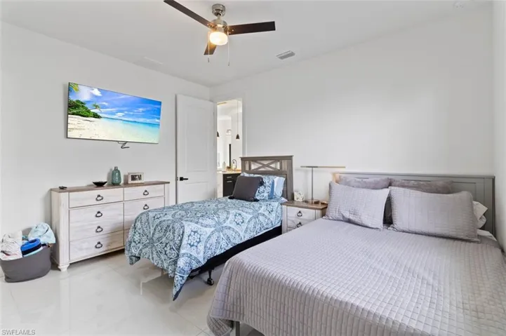 1 Nw 8th Ter, Cape Coral, Florida 33993