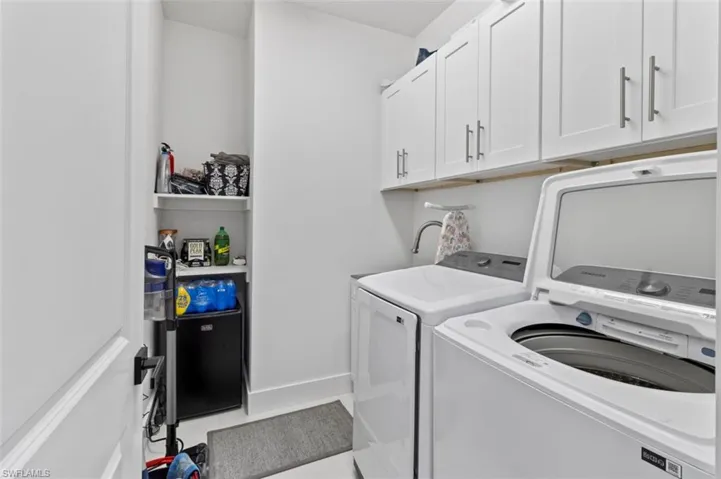 1 Nw 8th Ter, Cape Coral, Florida 33993