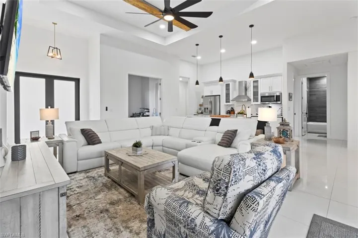 1 Nw 8th Ter, Cape Coral, Florida 33993