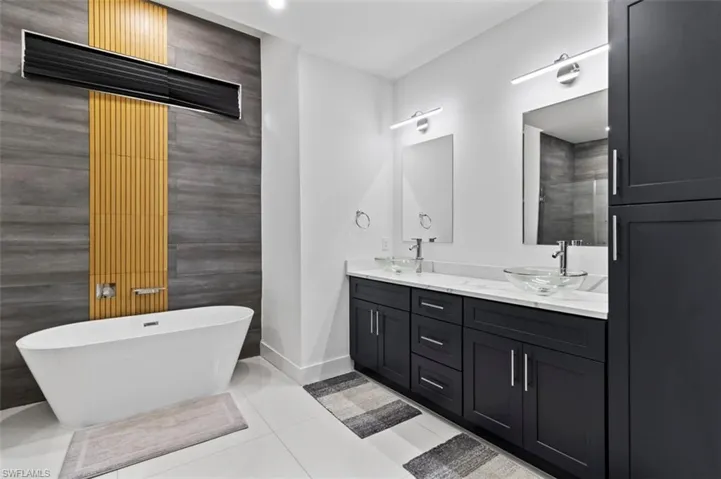 1 Nw 8th Ter, Cape Coral, Florida 33993
