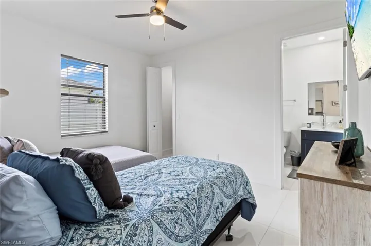 1 Nw 8th Ter, Cape Coral, Florida 33993