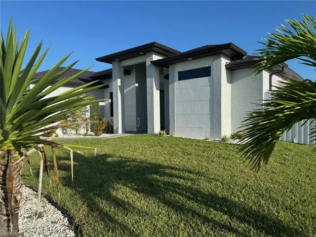 1 Nw 8th Ter, Cape Coral, Florida 33993