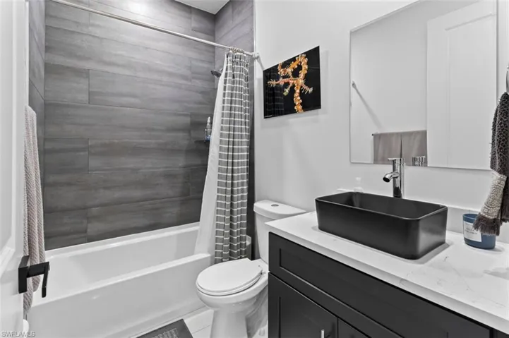 1 Nw 8th Ter, Cape Coral, Florida 33993