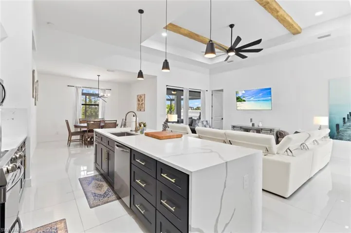 1 Nw 8th Ter, Cape Coral, Florida 33993
