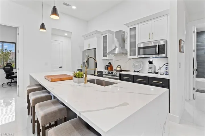 1 Nw 8th Ter, Cape Coral, Florida 33993
