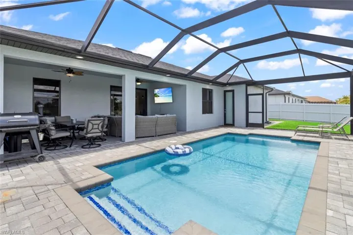 1 Nw 8th Ter, Cape Coral, Florida 33993