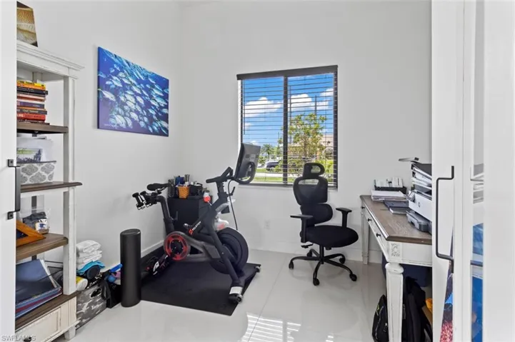 1 Nw 8th Ter, Cape Coral, Florida 33993