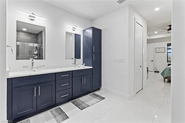 1 Nw 8th Ter, Cape Coral, Florida 33993
