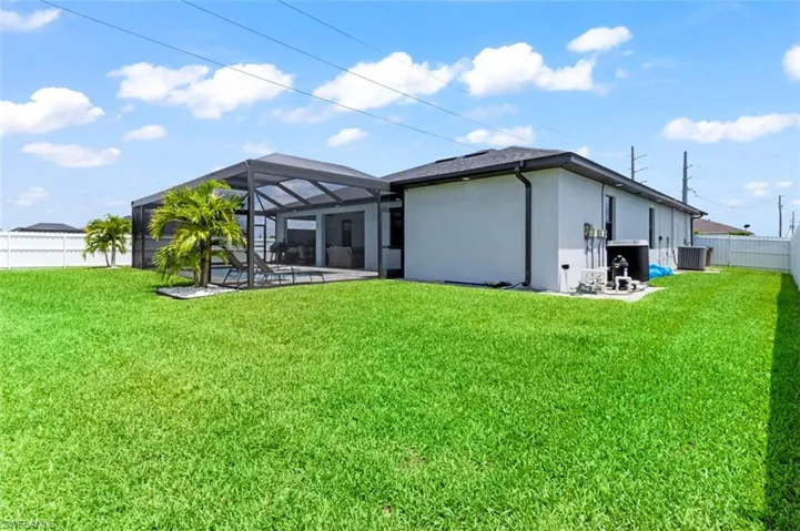 1 Nw 8th Ter, Cape Coral, Florida 33993