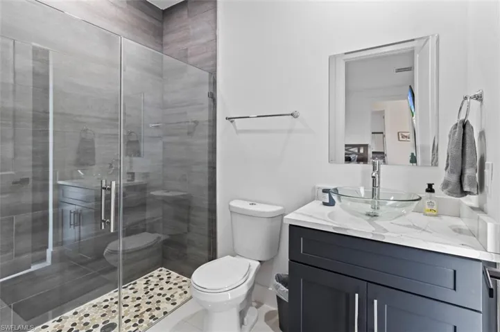 1 Nw 8th Ter, Cape Coral, Florida 33993