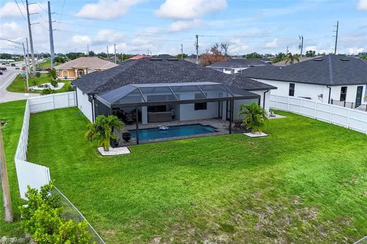 1 Nw 8th Ter, Cape Coral, Florida 33993