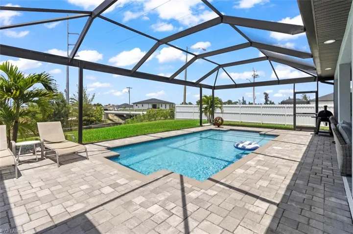 1 Nw 8th Ter, Cape Coral, Florida 33993