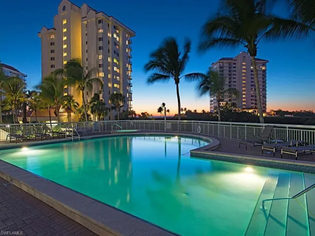Gorgeous sunny pool and spa