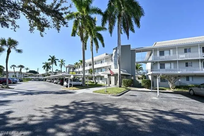 215 Cypress Way E C2, Naples, Florida 34110
