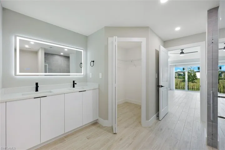owner's ensuite bath/bano principal