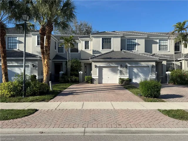 15091  Summit Place  CIR, Naples, FL 34119